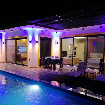 Honeymoon Villa Efem With Jacuzzi Βίλα *